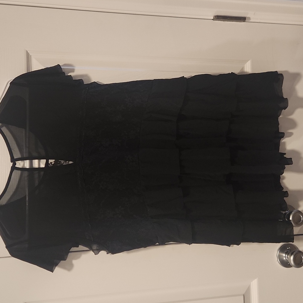 Torrid Mesh And Lace Ruffle Top - Picture 4 of 5